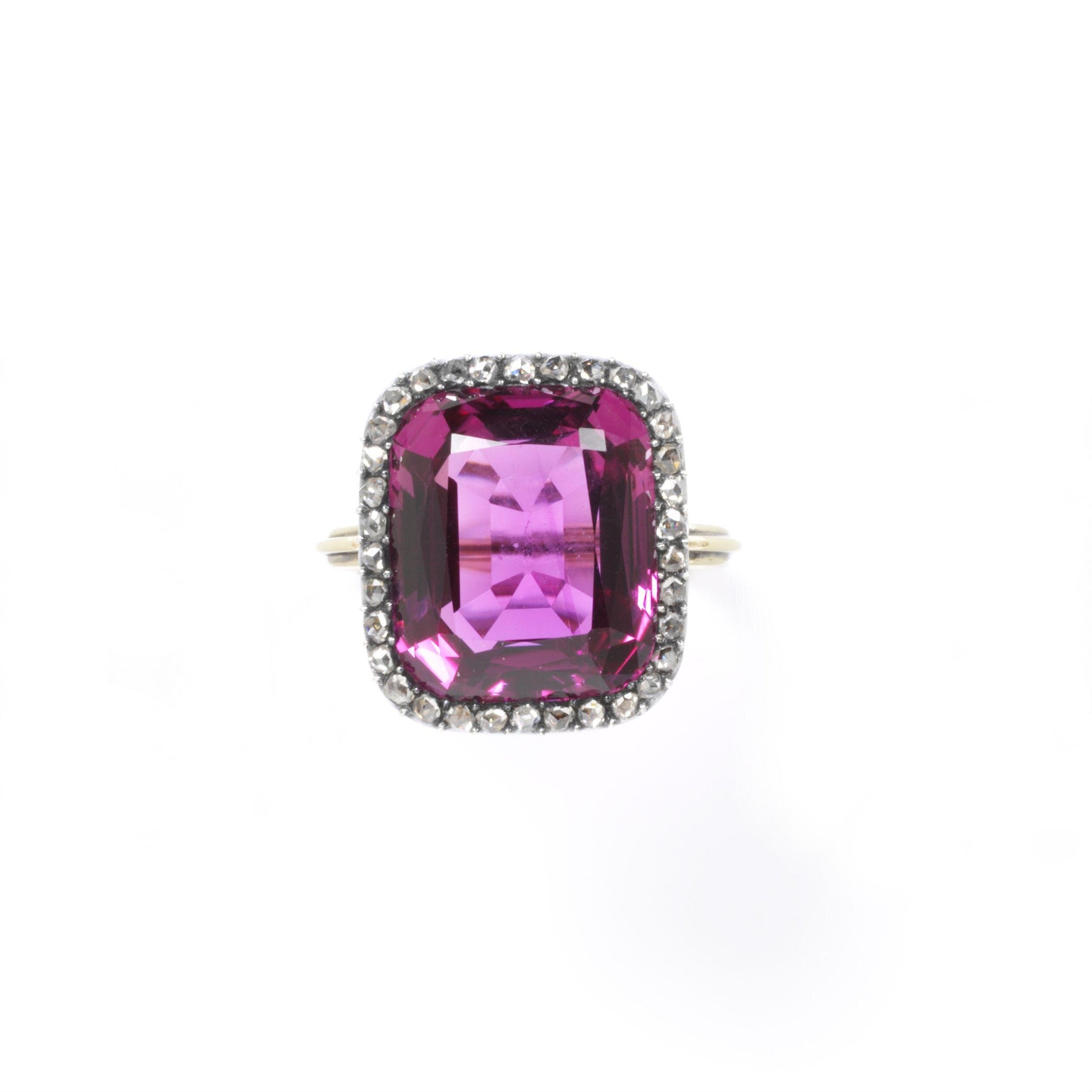 One Hour at The V&A Jewellery collection – Cabana Magazine