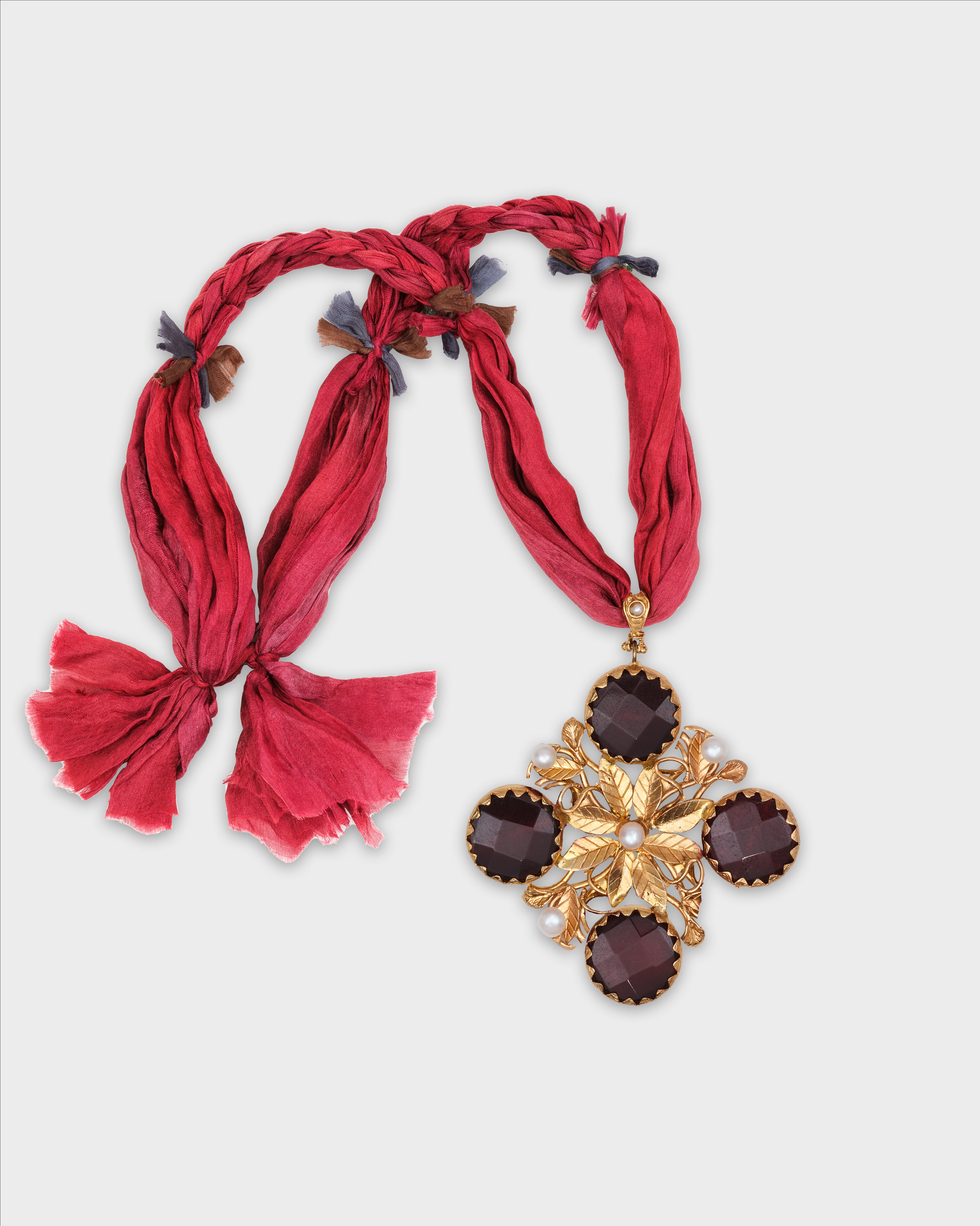 Pendant Necklace Floral Red