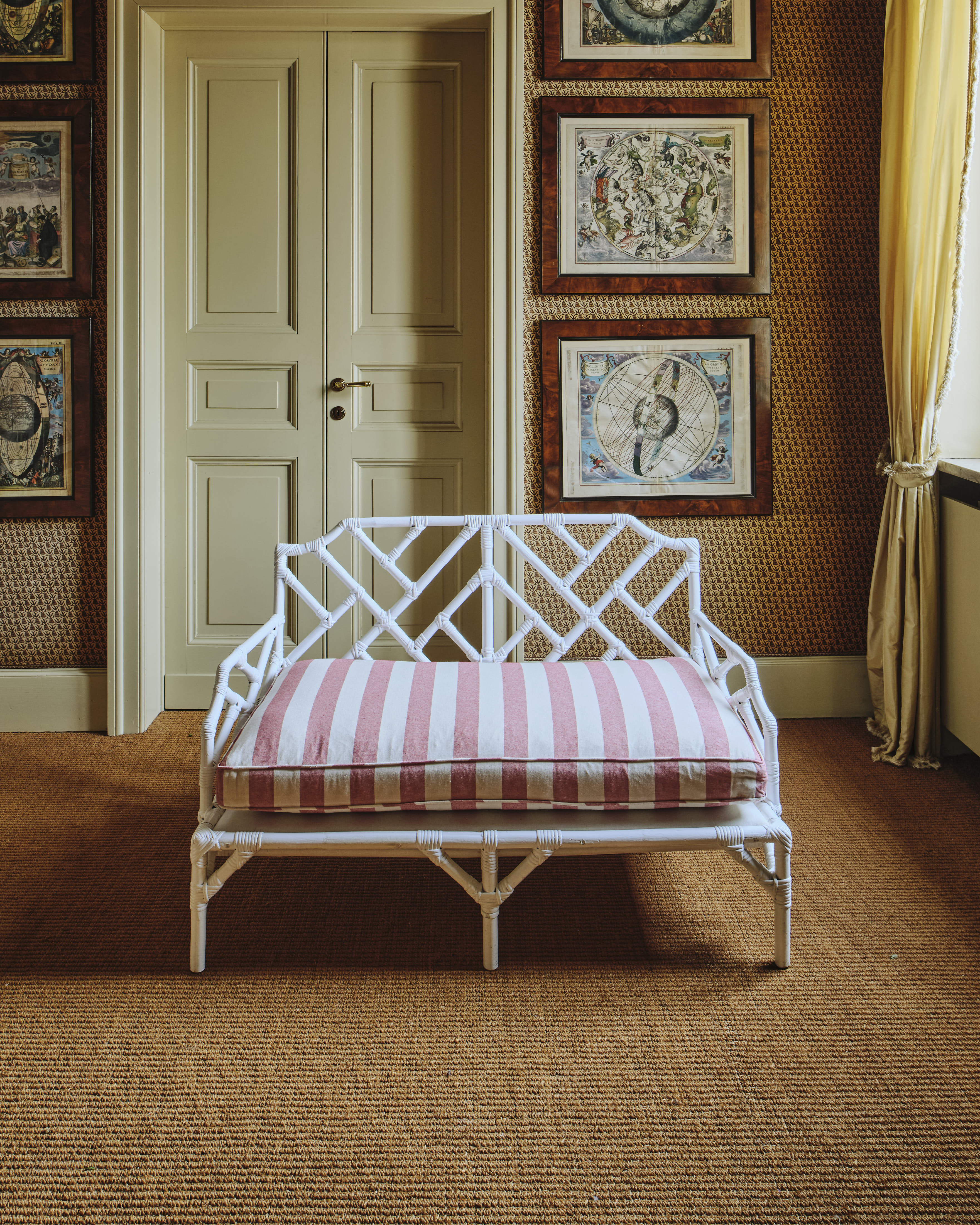 Chinese Chippendale-Style Painted Lattice Sofa – Cabana Magazine