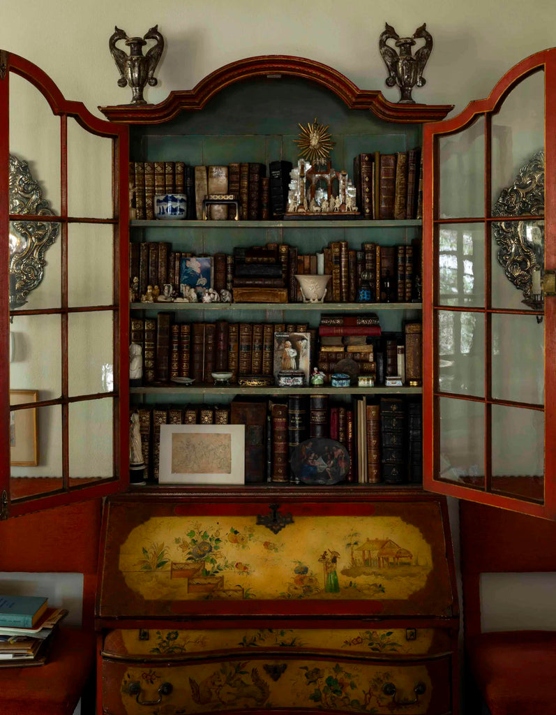 A House of Surprises: An Antique Dealer's Modernist Home – Cabana Magazine