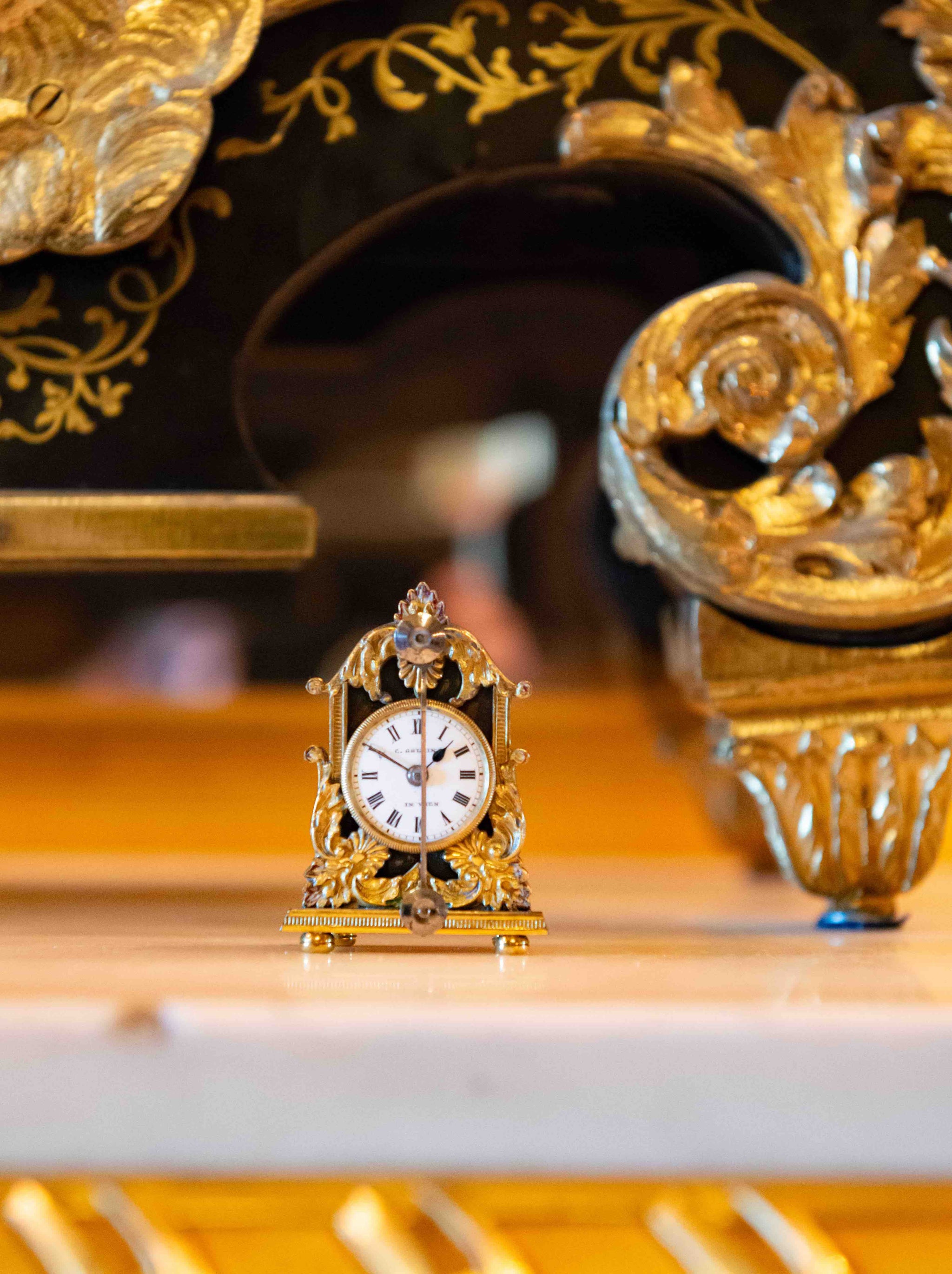 Clock_2_2048x.jpg?v=1712009916