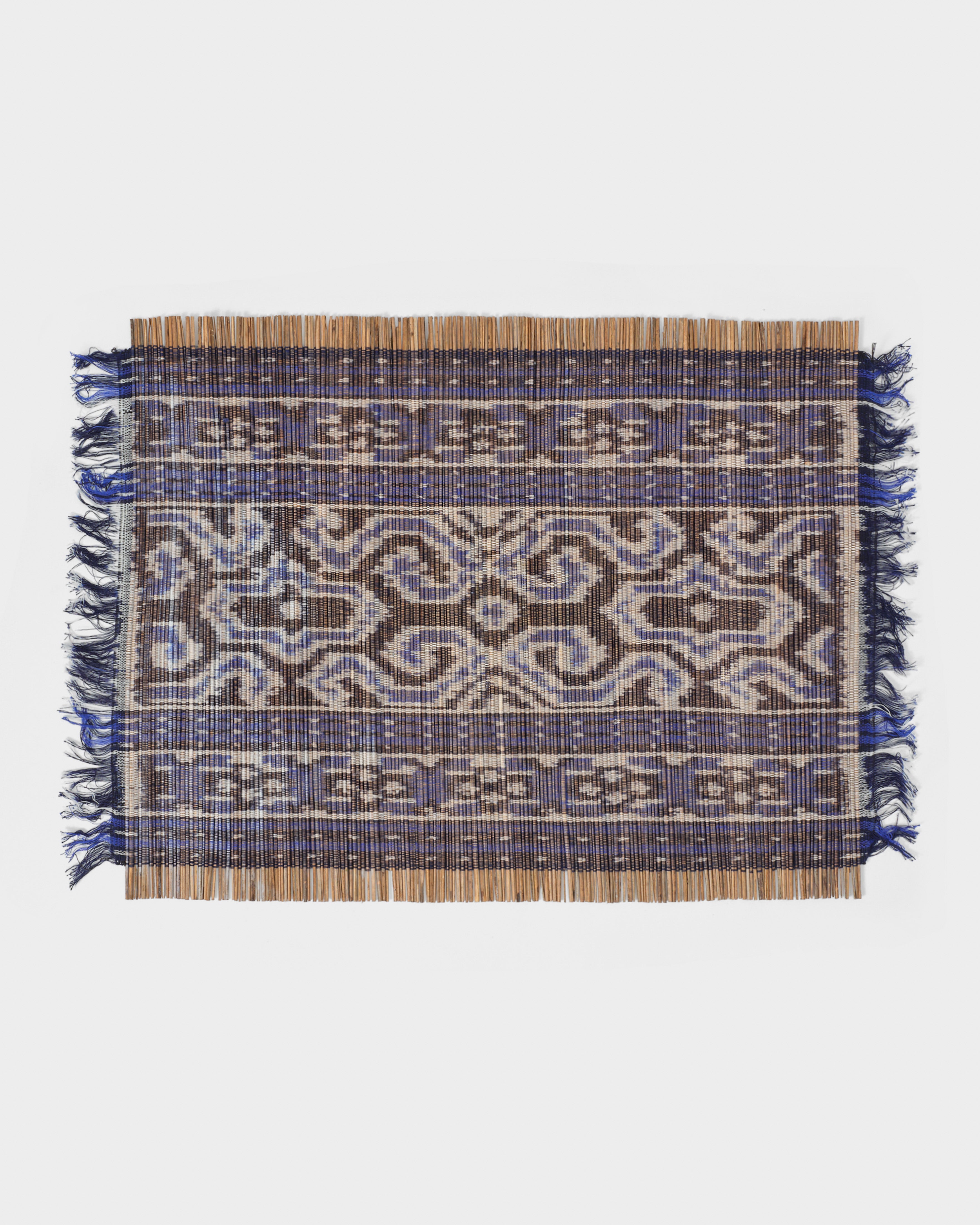 ABAKUHAUS Kerstmis- Placemat Set van 4, Winter Boom van het Thema, Wasbare Stoffen Placemat voor Eettafel, wit rood ABAKUHAUS Kerstmis- Placemat Set van 4, Winter Boom van het Thema, Wasbare Stoffen Placemat voor Eettafel, wit rood