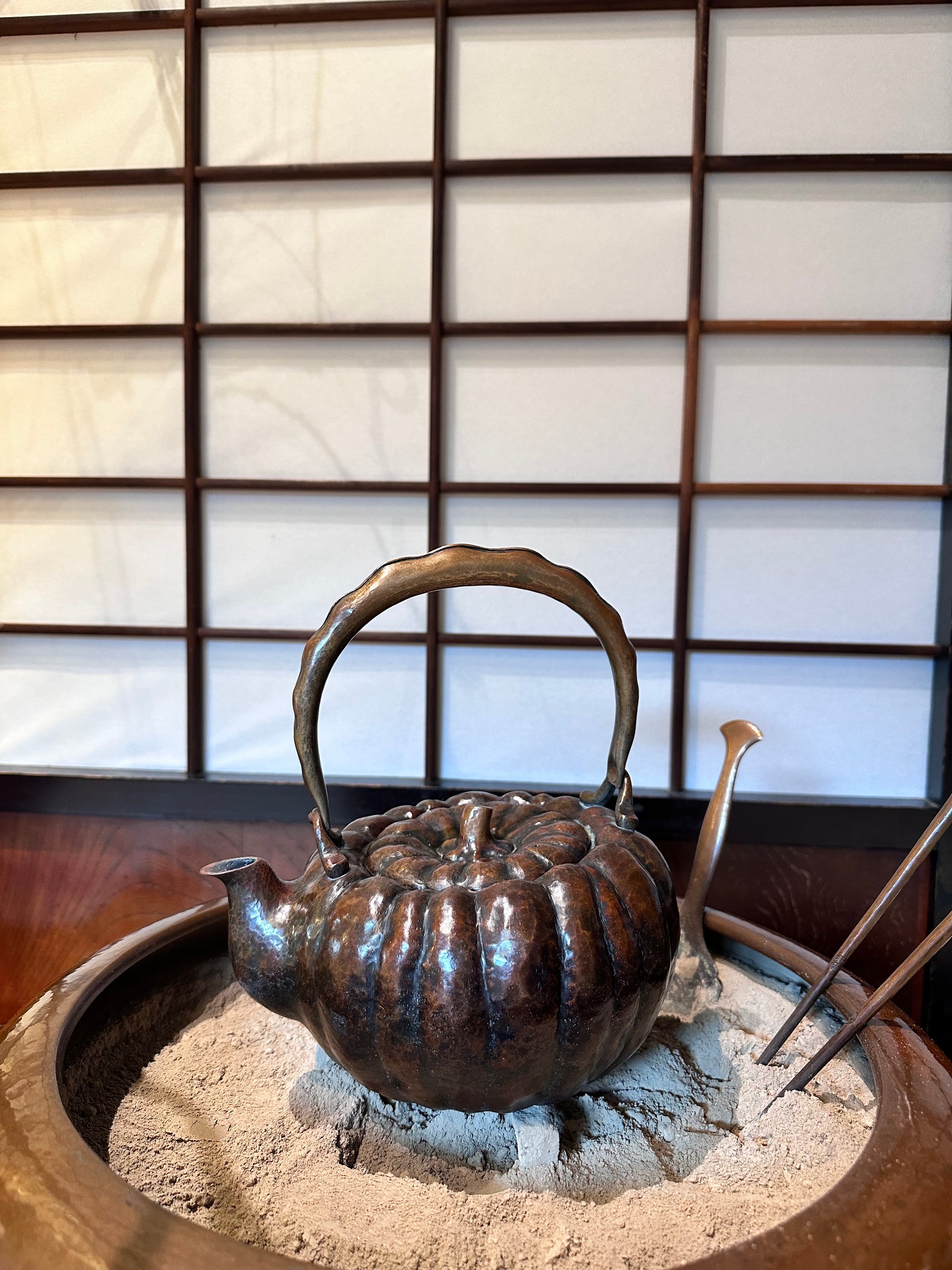 小澤摩純　When Betsy’s a good kitchen 銅版➕手彩 Gyokusendo | Tsuiki Makers – Cabana Magazine