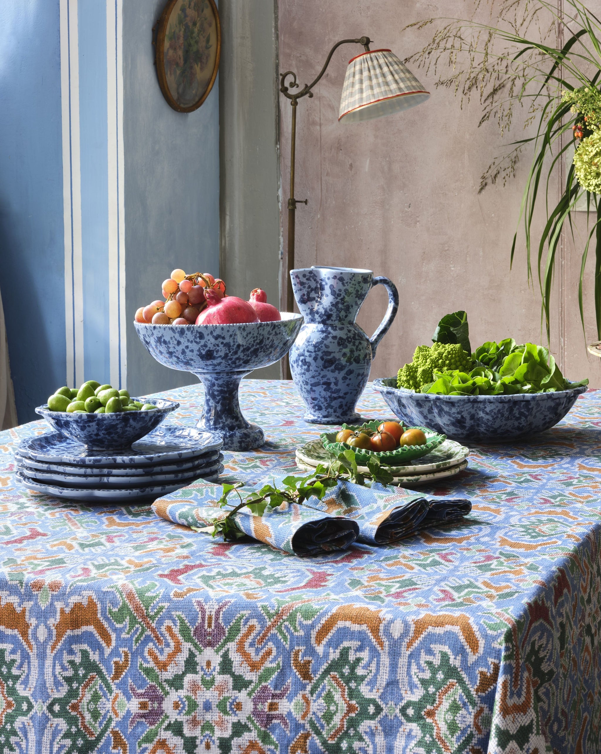 Philippa Whittle“The Blue Jug”ビンテージ Certified International Joyce Shelton Studios Pitcher 8.25